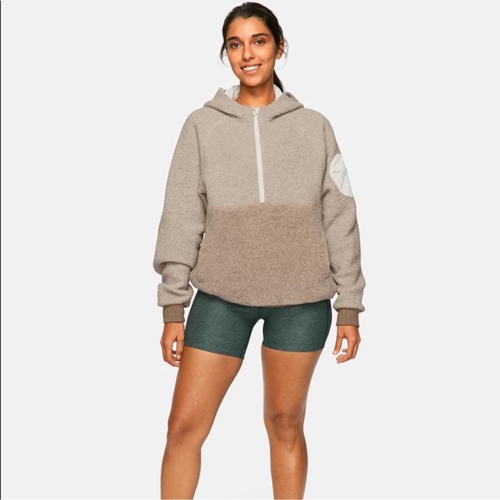 Outdoor Voices Megafleece Half-Zip Hoodie E1.